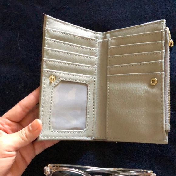Wallet - Picture 2 of 4